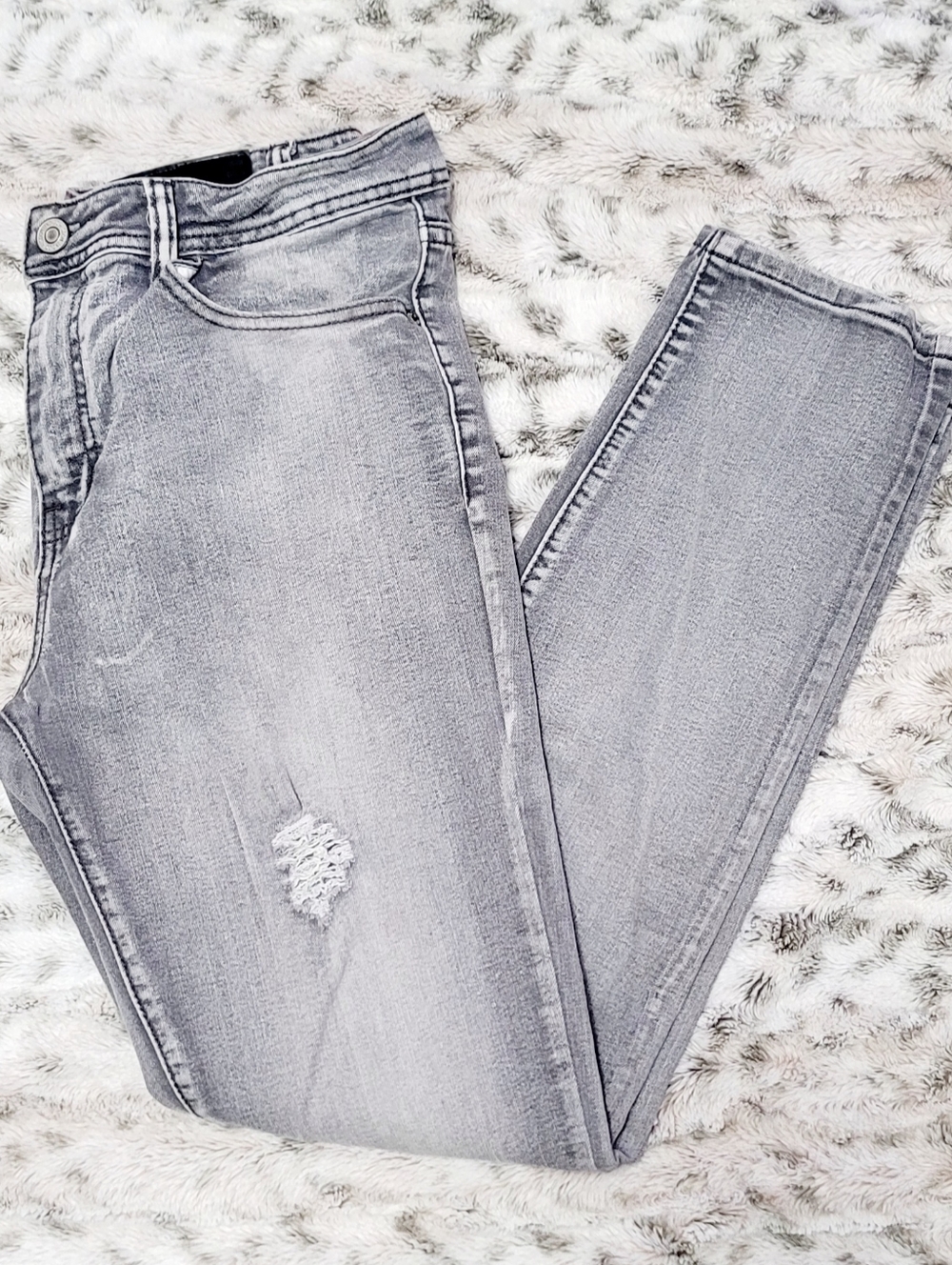 Men's Indigo Wisdom Denim Light Gray Distressed Jeans